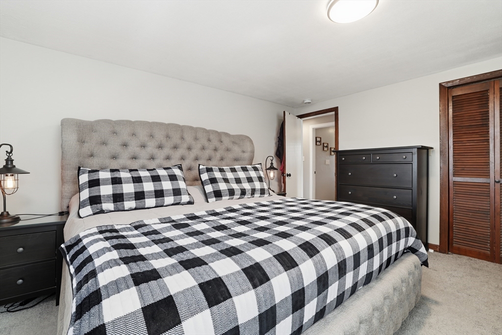 350 Sconticut Neck Road Fairhaven, MA 02719 - Photo 12 of 34