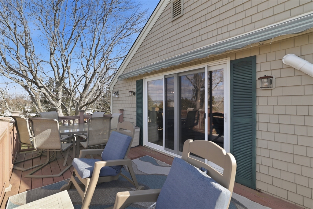 350 Sconticut Neck Road Fairhaven, MA 02719 - Photo 17 of 34
