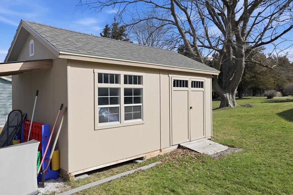 350 Sconticut Neck Road Fairhaven, MA 02719 - Photo 20 of 34