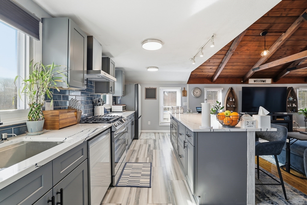 350 Sconticut Neck Road Fairhaven, MA 02719 - Photo 5 of 34