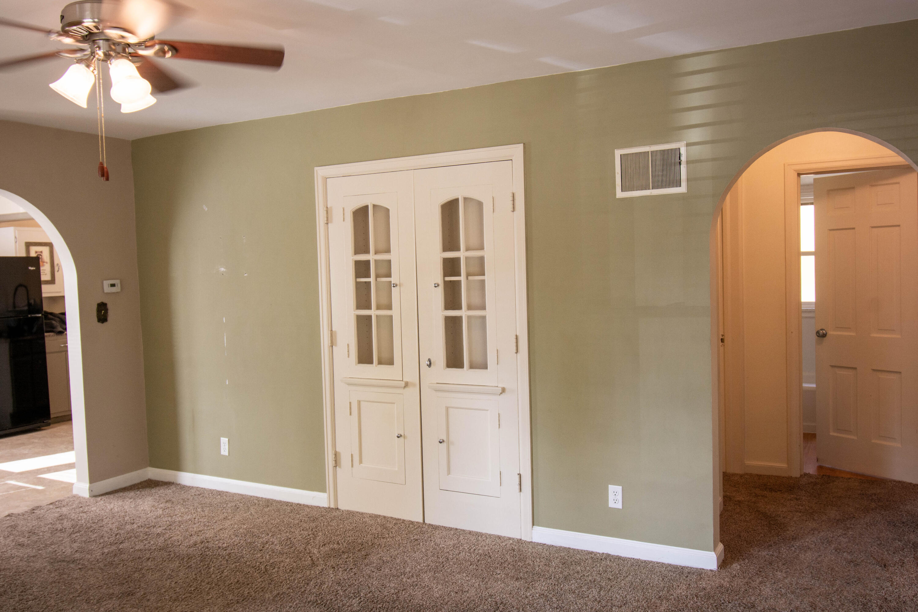 717 East Walworth Avenue Delavan, WI 53115 - Photo 15 of 29 Living Room