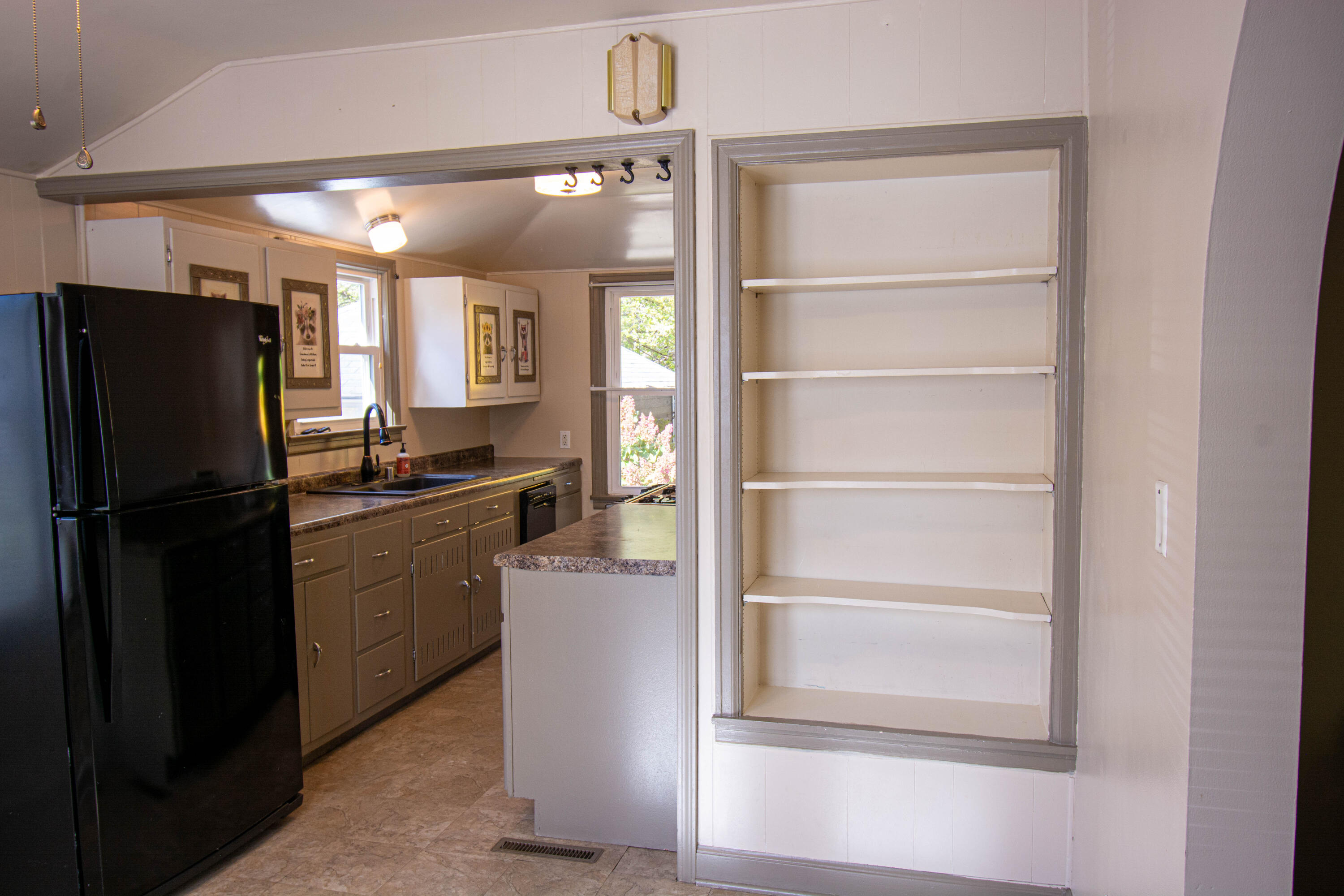717 East Walworth Avenue Delavan, WI 53115 - Photo 5 of 29 Kitchen