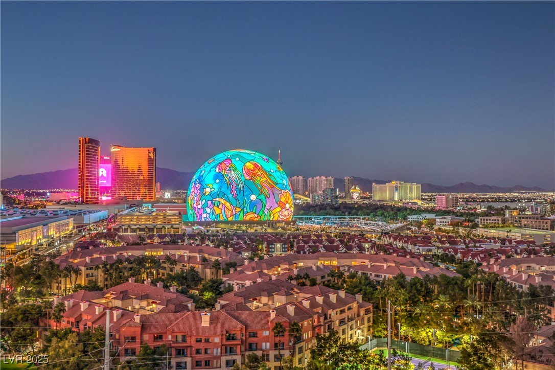 City view featuring a view of city lights