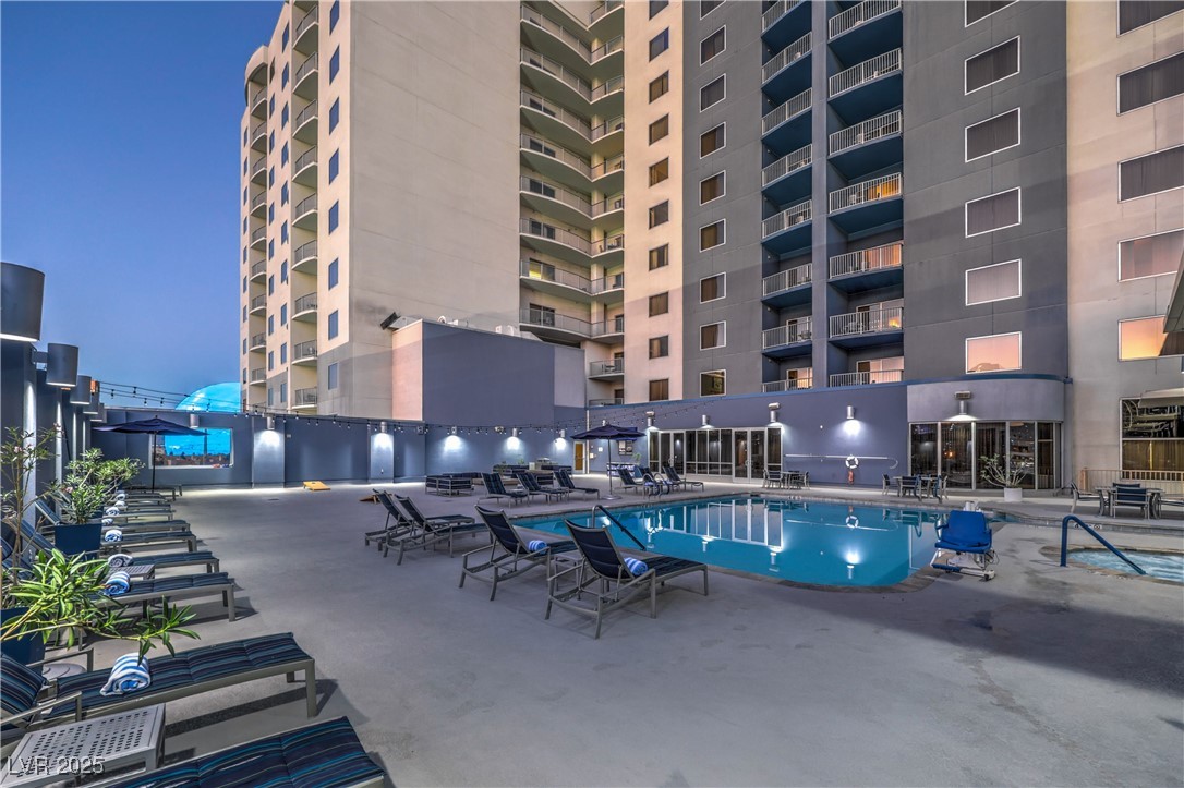 211 East Flamingo Road, Unit 1505 Las Vegas, NV 89169 - Photo 38 of 45 View of community pool