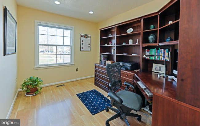 7014 Whetstone Road Alexandria, VA 22306 - Photo 21 of 30 Bedroom