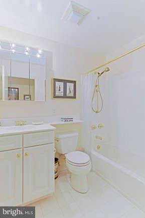 7014 Whetstone Road Alexandria, VA 22306 - Photo 23 of 30 Bath