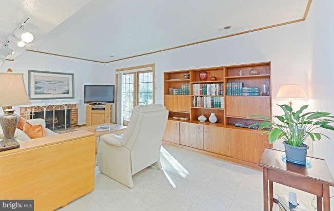 7014 Whetstone Road Alexandria, VA 22306 - Photo 26 of 30 Family Room