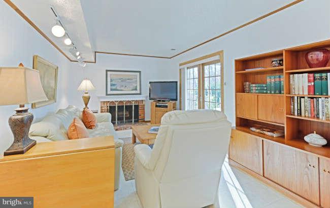 7014 Whetstone Road Alexandria, VA 22306 - Photo 27 of 30 Family Room