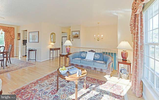 7014 Whetstone Road Alexandria, VA 22306 - Photo 9 of 30 Living Room