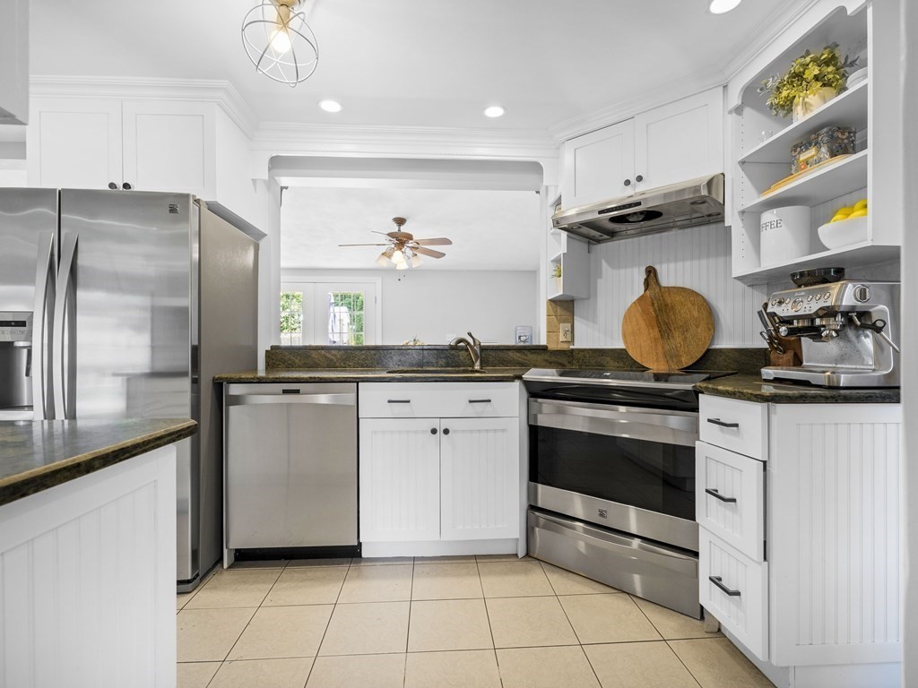 10 Pine Hill Circle Wakefield, MA 01880 - Photo 12 of 33