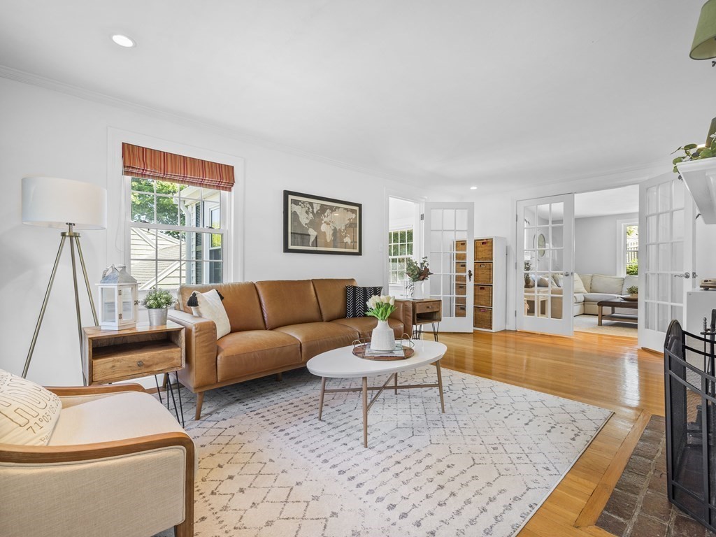 10 Pine Hill Circle Wakefield, MA 01880 - Photo 4 of 33