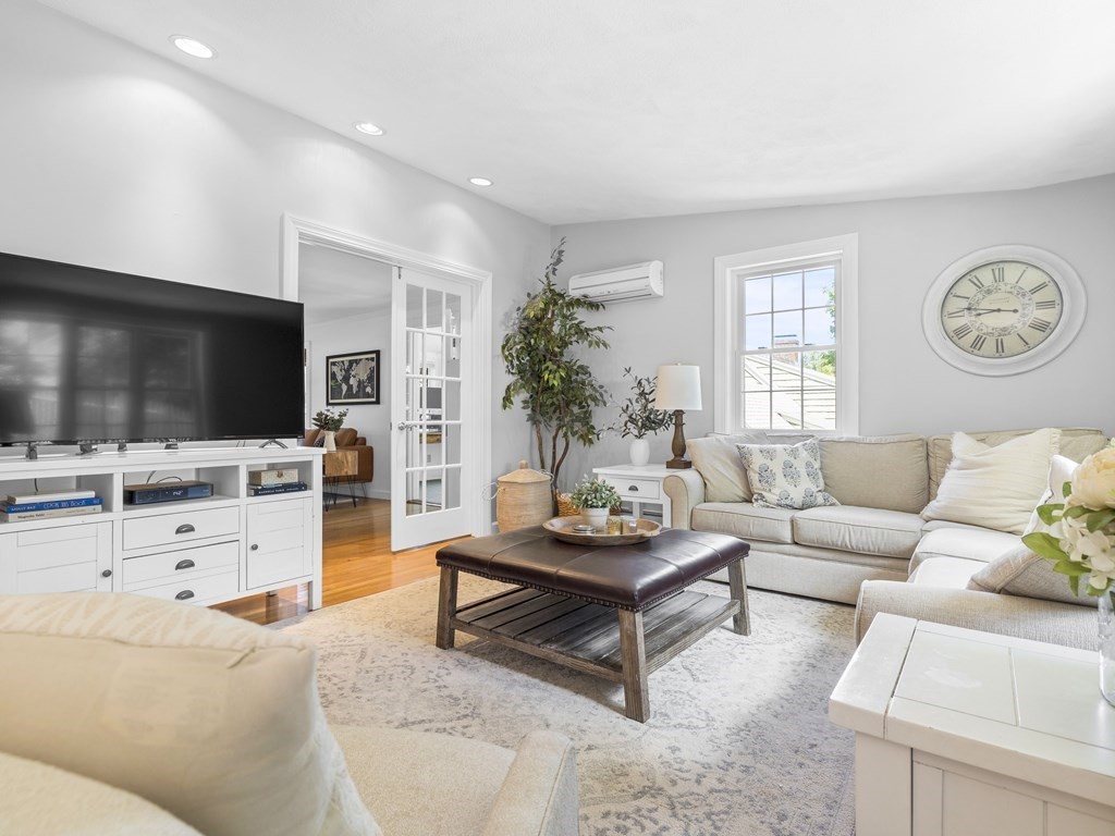 10 Pine Hill Circle Wakefield, MA 01880 - Photo 8 of 33