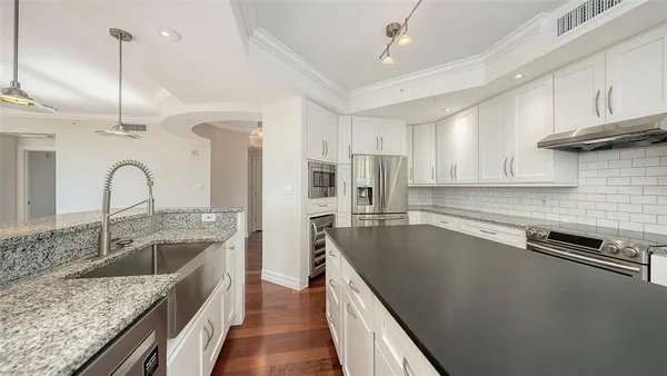 $625,000 | 393 North Point Road, Unit 301, Osprey, FL 34229