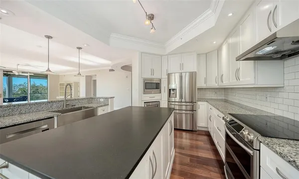 $625,000 | 393 North Point Road, Unit 301, Osprey, FL 34229