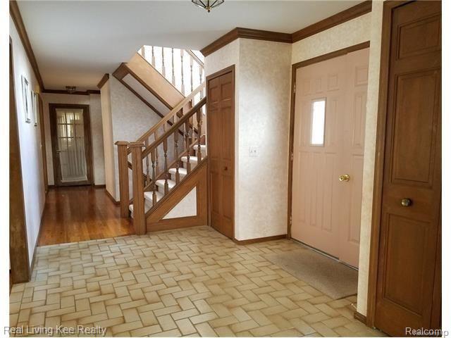 884 Snowmass Drive Rochester, MI 48309 - Photo 2 of 42 2.jpg