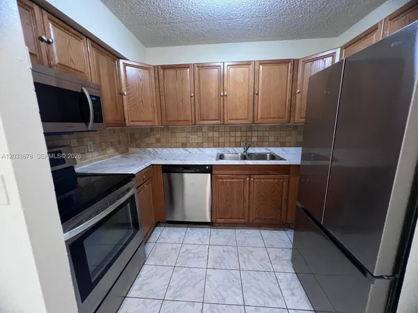 $2,000 | 3211 Coral Ridge Drive, Unit 3211, Coral Springs, FL 33065