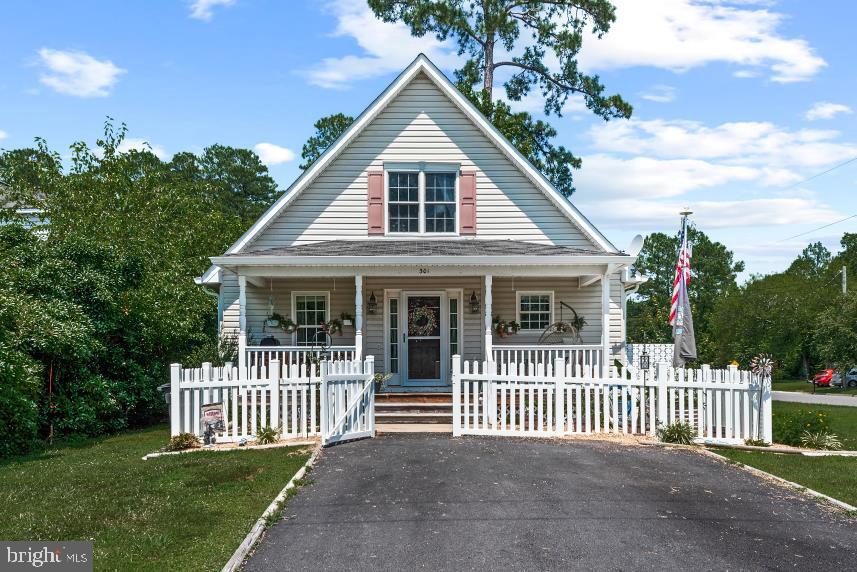 301 3rd Street Colonial Beach, VA 22443 - Photo 2 of 44