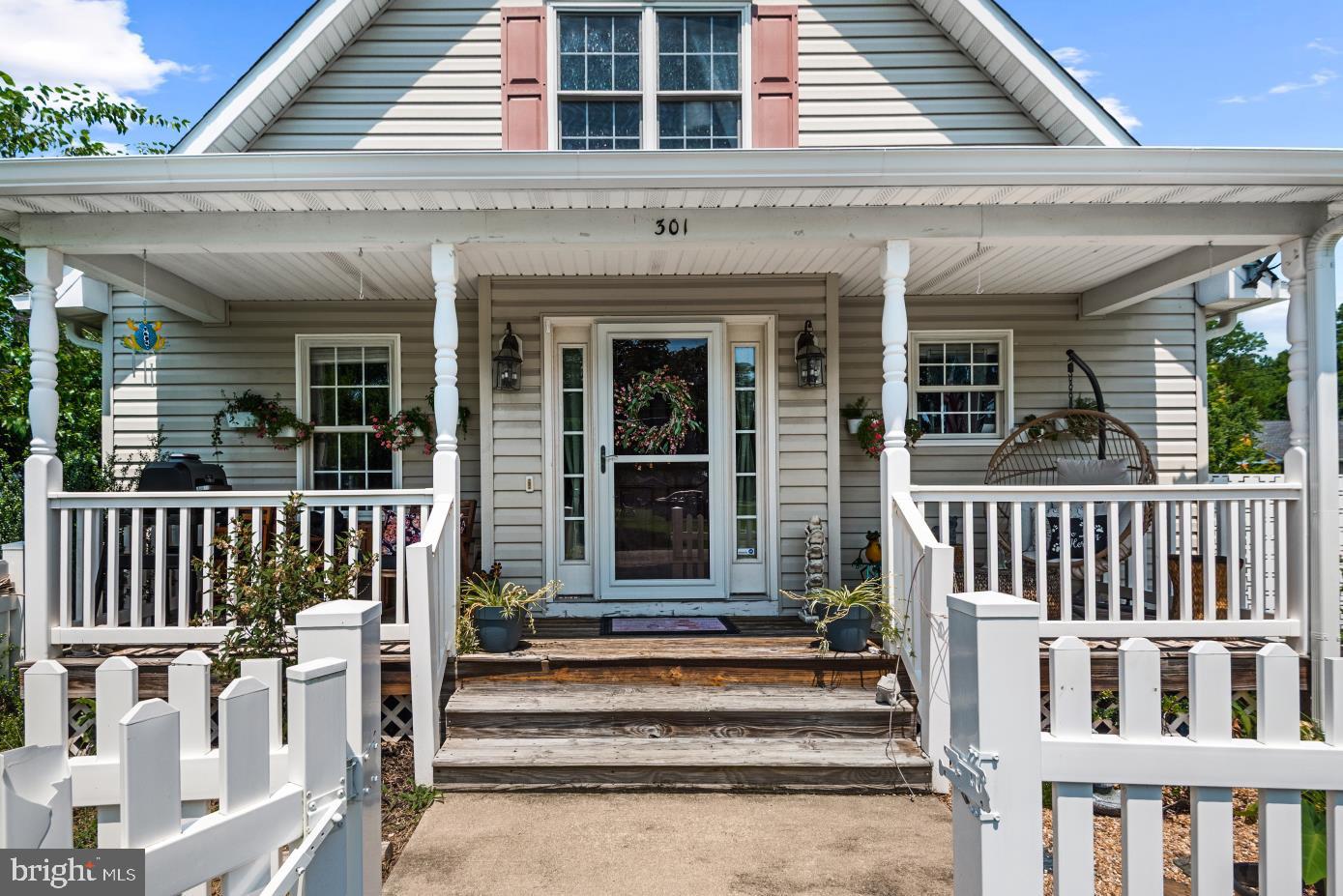 301 3rd Street Colonial Beach, VA 22443 - Photo 3 of 44