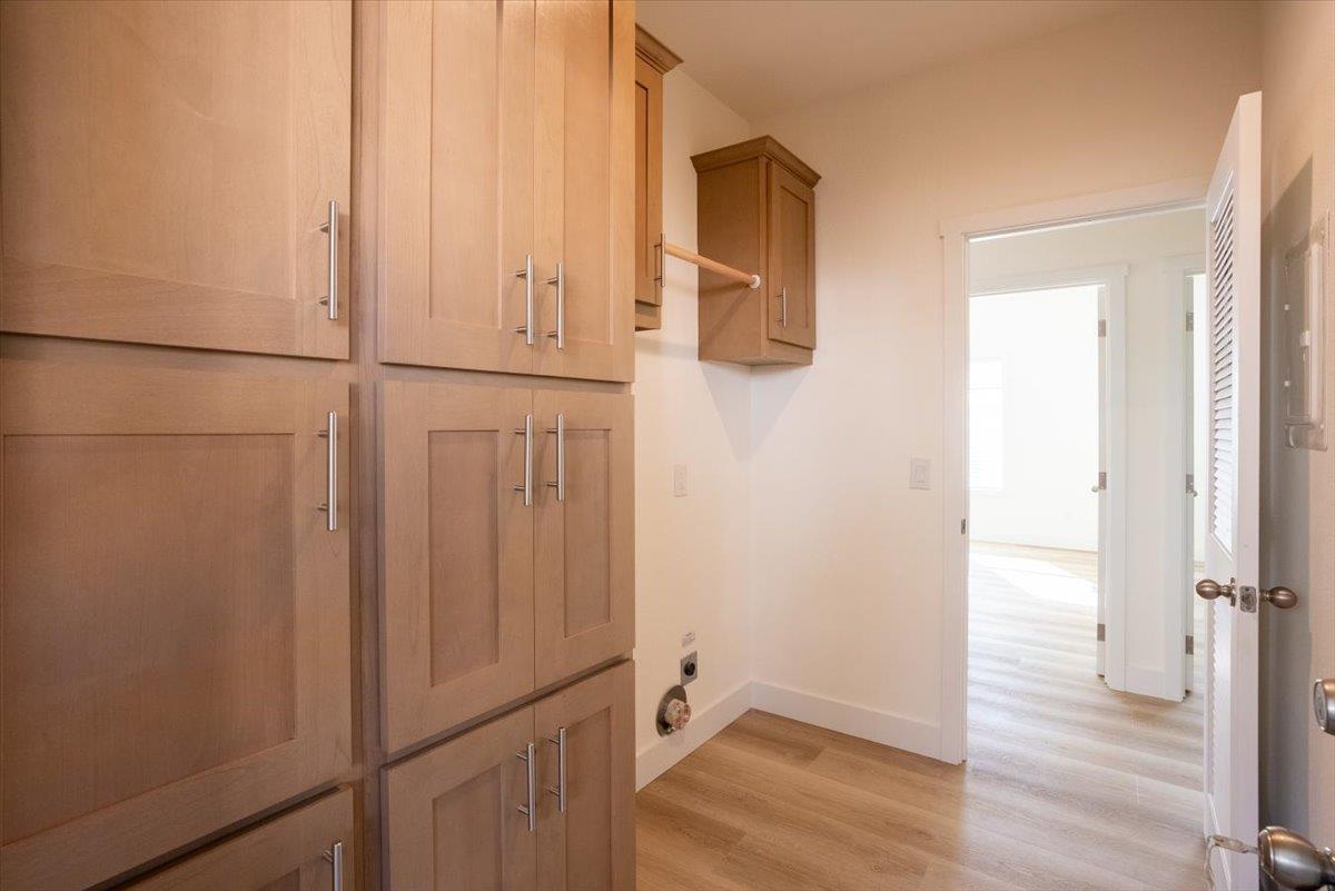 144 Holm Road, Unit 55 Watsonville, CA 95076 - Photo 23 of 24 wooden floor in an empty room