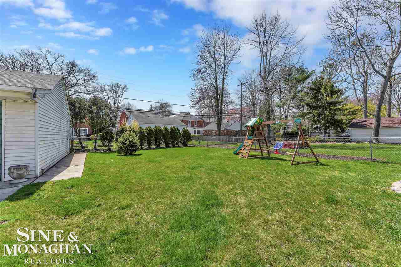 1713 Broadstone Road Grosse Pointe, MI 48236 - Photo 11 of 41 Exterior