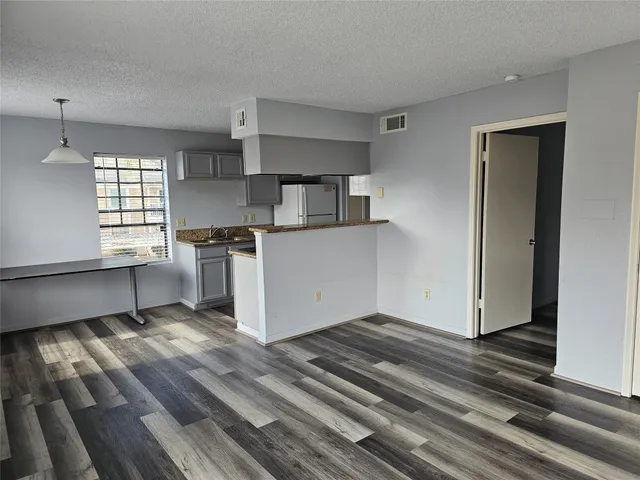$950 | 2750 Holly Hall Street, Unit 702, Houston, TX 77054
