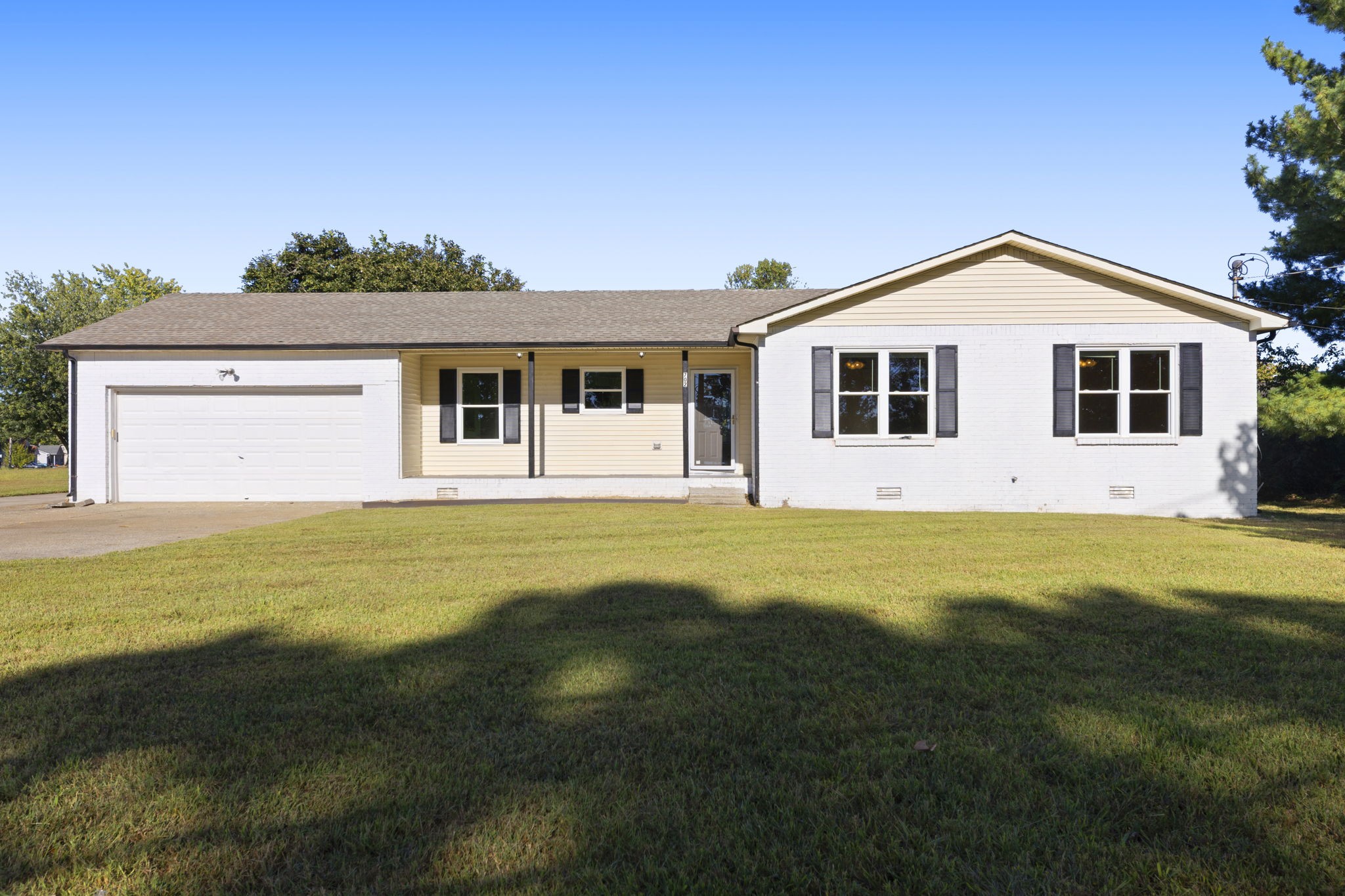 702 Hugh Hunter Road Oak Grove, KY 42262 - Photo 1 of 34 Gallery Image 1