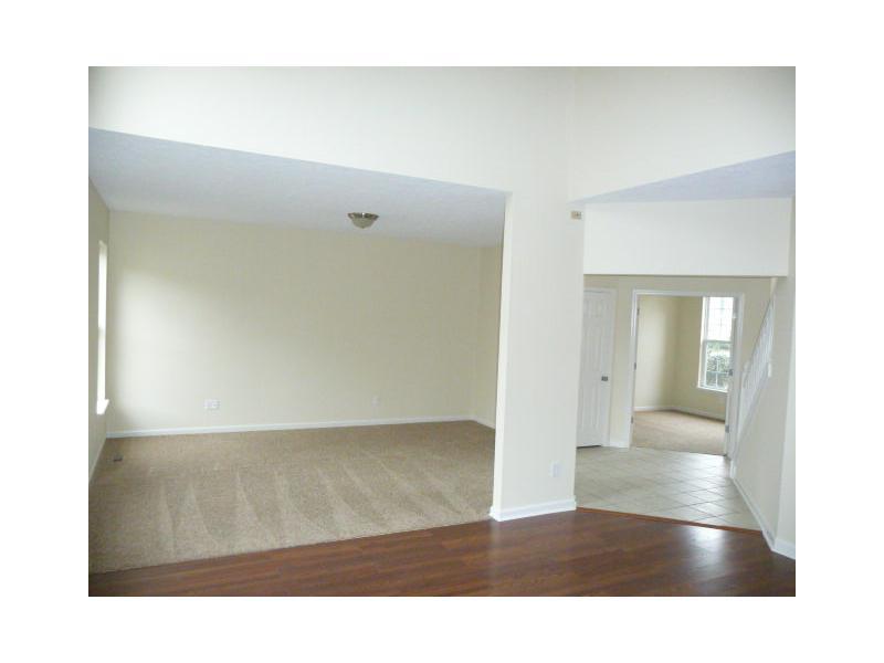 10304 Ridge Line Court Indianapolis, IN 46236 - Photo 4 of 13 Gallery Image 4