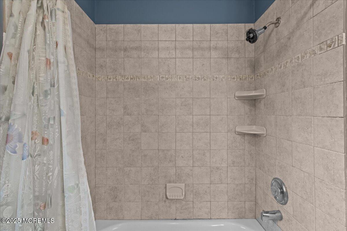 73 Porter Road Howell, NJ 07731 - Photo 14 of 65 031-IMG_2626