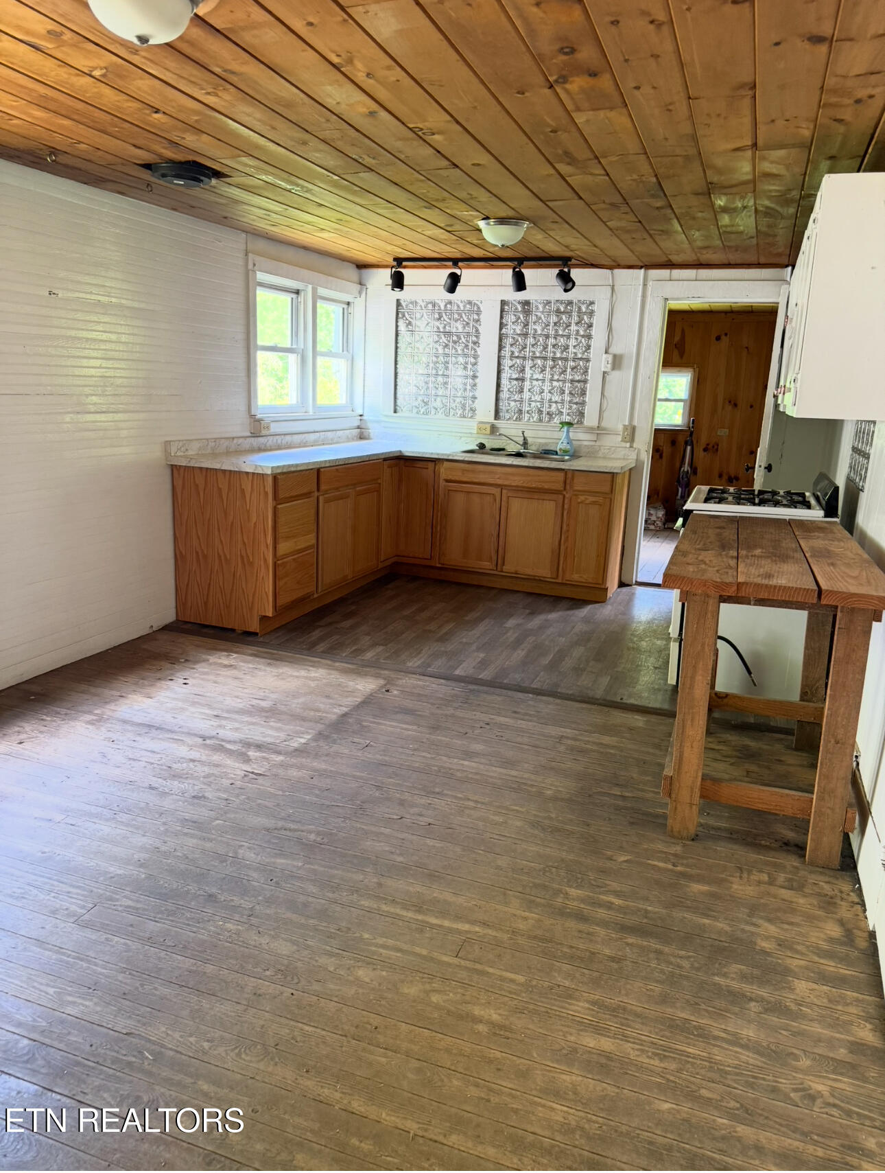 1575 Old 15th Road Del Rio, TN 37727 - Photo 27 of 55 IMG_7870