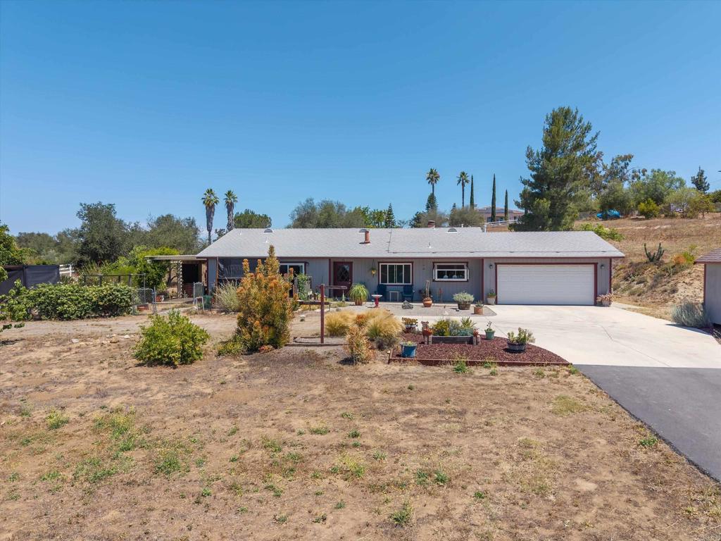 13734 West Oak Glen Road Valley Center, CA 92082 - Photo 1 of 41