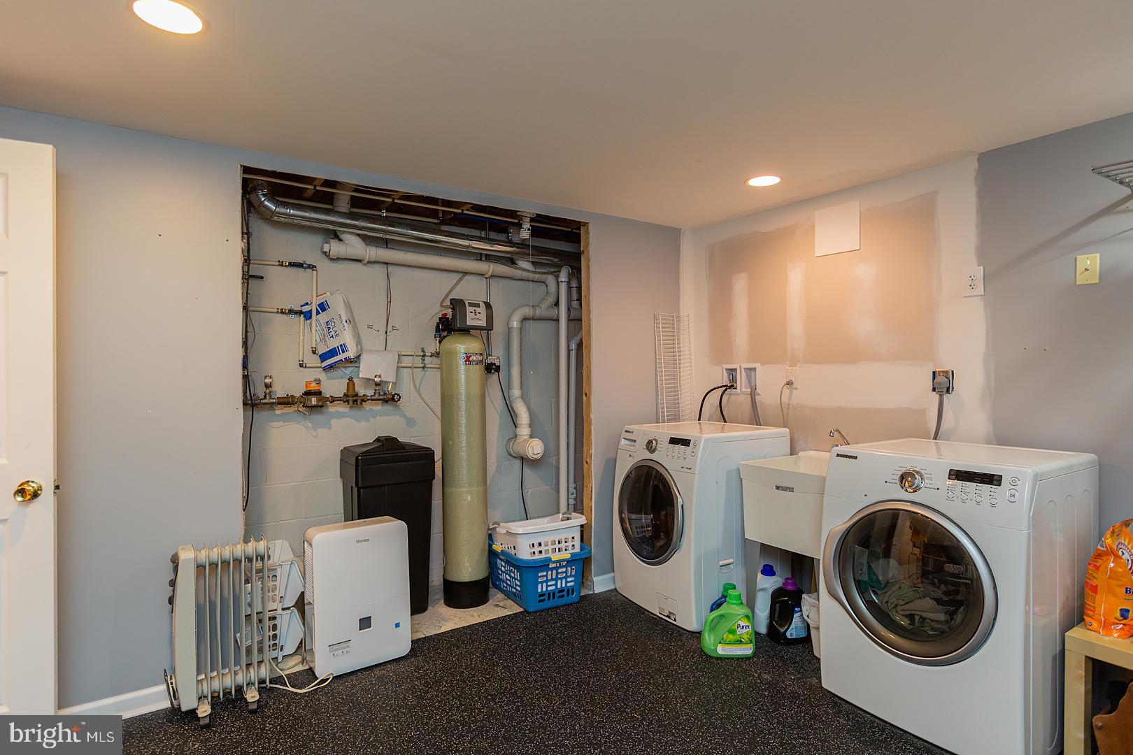 2249 Spring Valley Road Lancaster, PA 17601 - Photo 57 of 75 a utility room with dryer and washer