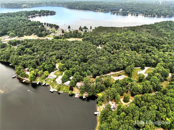 $400,000 | 6306 East Carrigan Drive, Newaygo, MI 49337