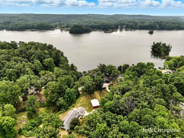 $400,000 | 6306 East Carrigan Drive, Newaygo, MI 49337