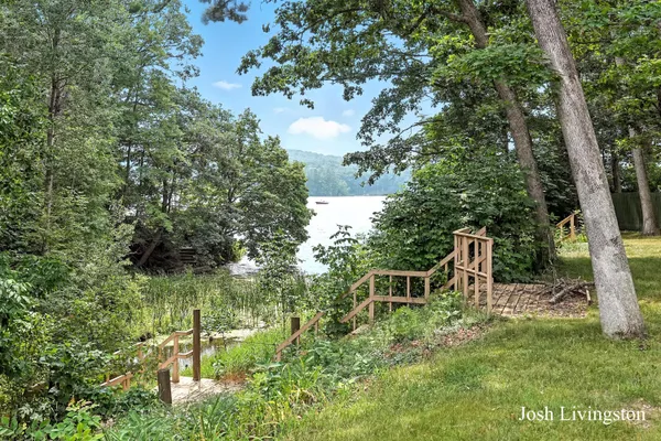 $400,000 | 6306 East Carrigan Drive, Newaygo, MI 49337