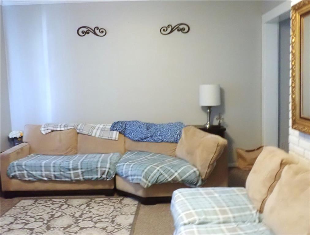 155 Walnut Street Uniontown, PA 15401 - Photo 5 of 11 livingroom