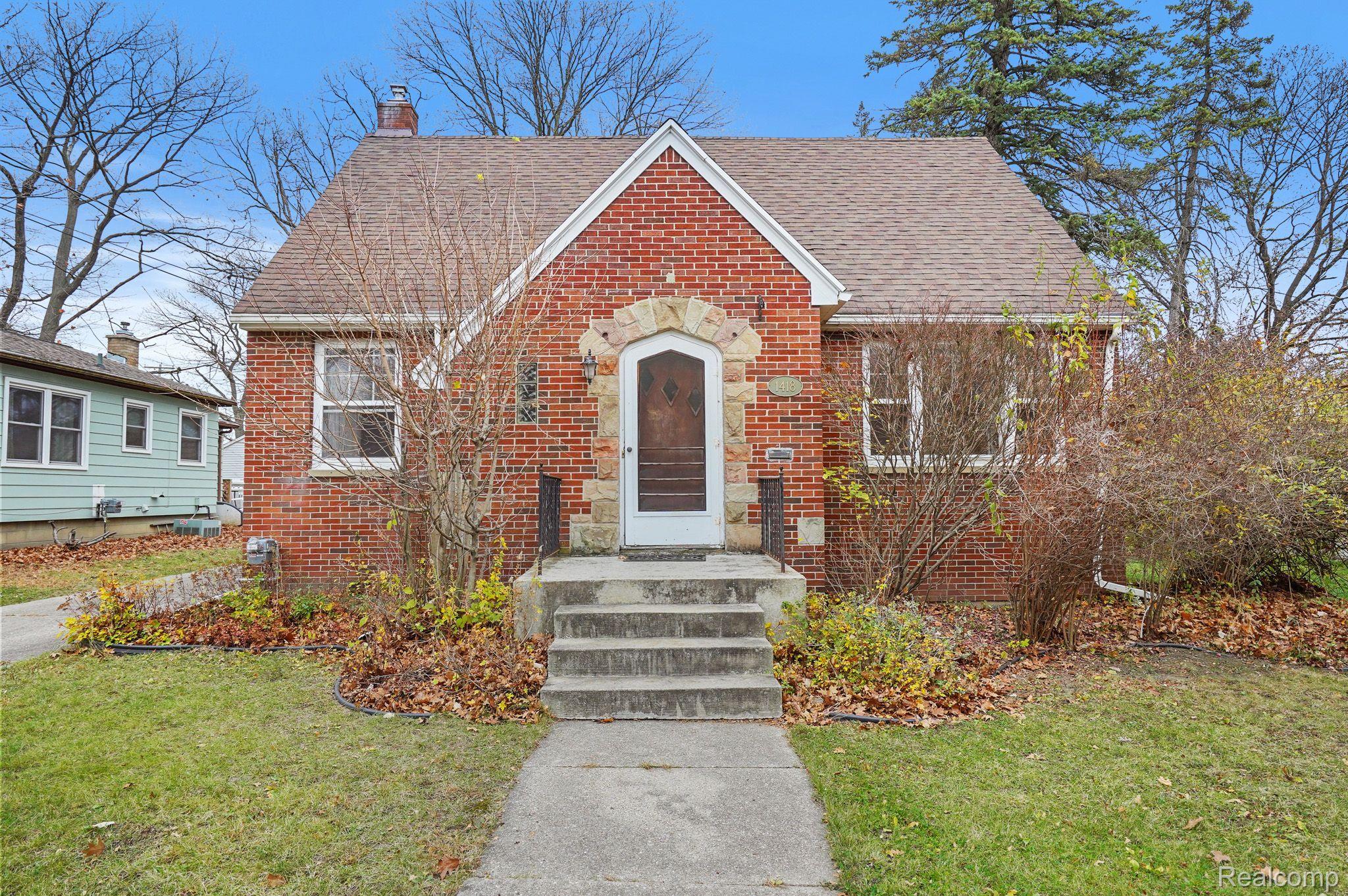 1418 West Rundle Avenue Lansing, MI 48910 - Photo 2 of 26 Gallery Image 2
