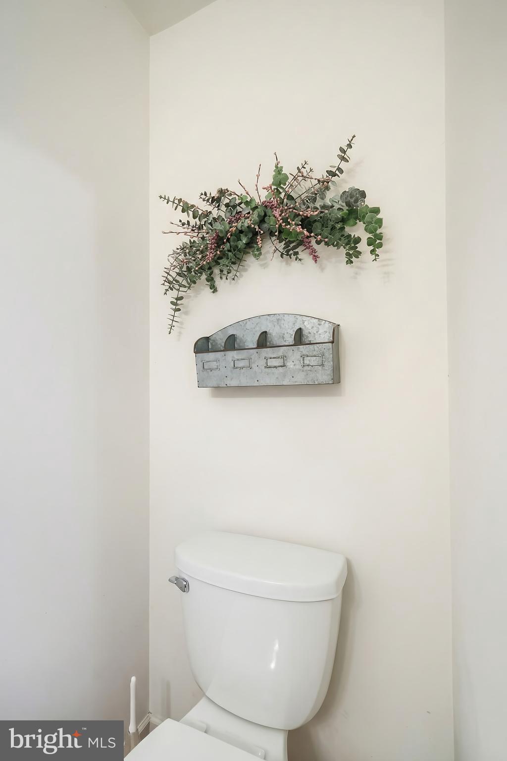 39 Spring Hill Lane Mountville, PA 17554 - Photo 18 of 28 a bathroom with a toilet and a sink