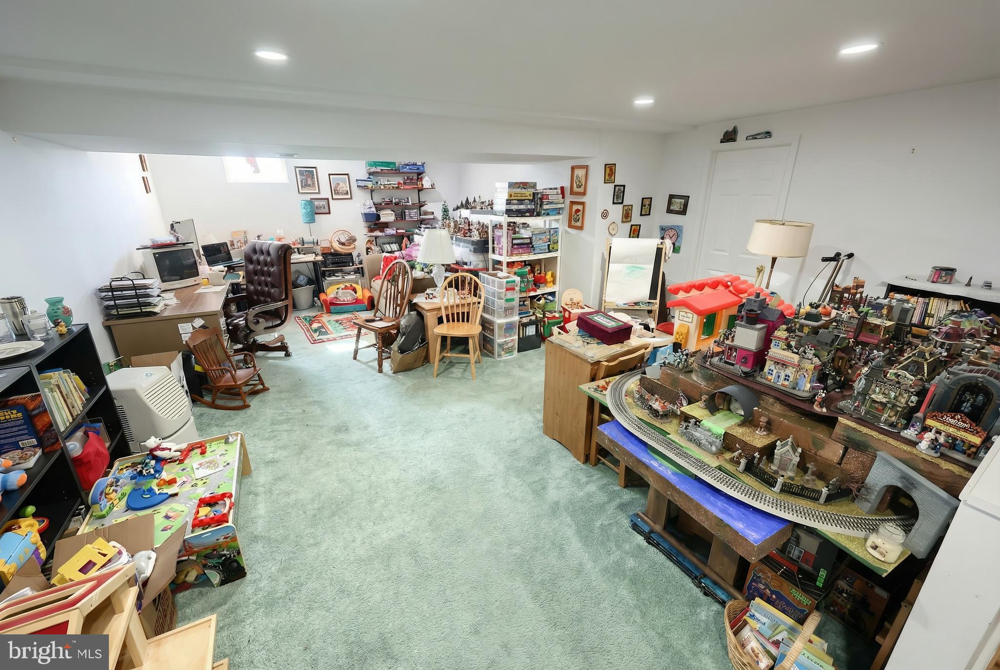 39 Spring Hill Lane Mountville, PA 17554 - Photo 25 of 28 a view of a room with gym equipment