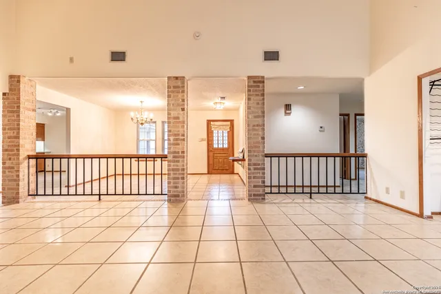 $2,100 | 19746 Encino Way, San Antonio, TX 78259