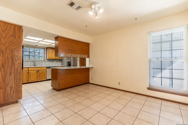 $2,100 | 19746 Encino Way, San Antonio, TX 78259