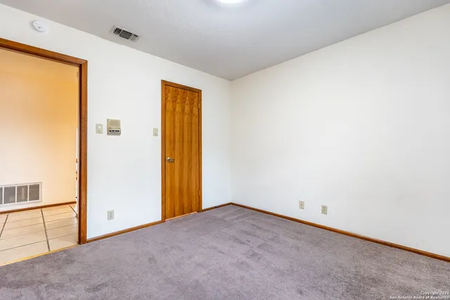 $2,100 | 19746 Encino Way, San Antonio, TX 78259