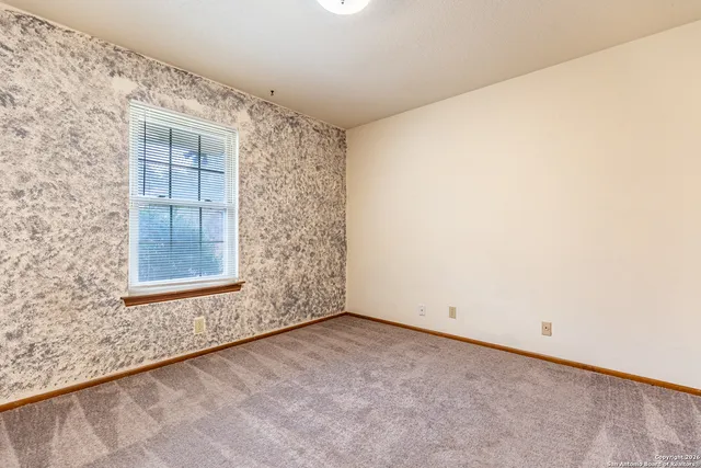 $2,100 | 19746 Encino Way, San Antonio, TX 78259