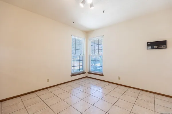 $2,100 | 19746 Encino Way, San Antonio, TX 78259