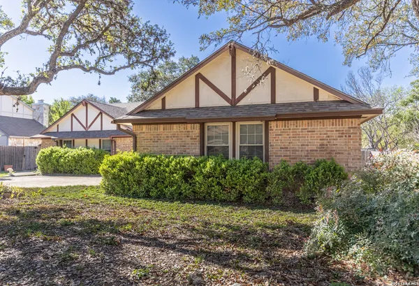 $2,100 | 19746 Encino Way, San Antonio, TX 78259
