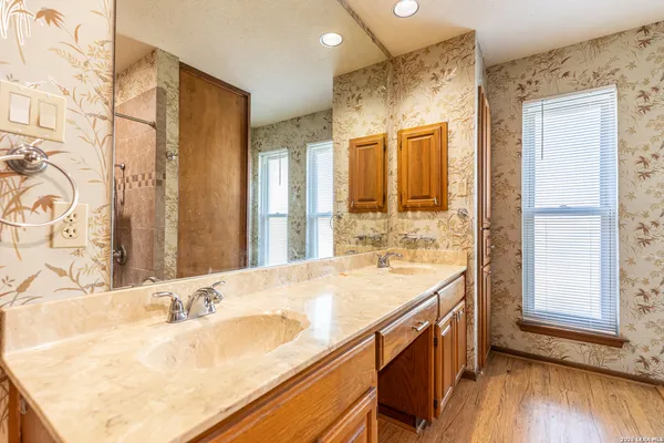 $2,100 | 19746 Encino Way, San Antonio, TX 78259