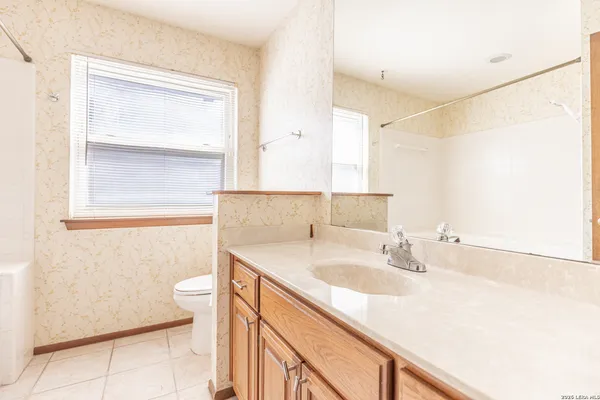 $2,100 | 19746 Encino Way, San Antonio, TX 78259