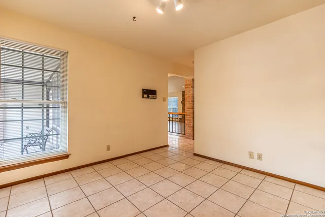 $2,100 | 19746 Encino Way, San Antonio, TX 78259