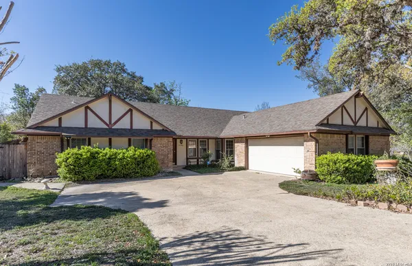 $2,100 | 19746 Encino Way, San Antonio, TX 78259
