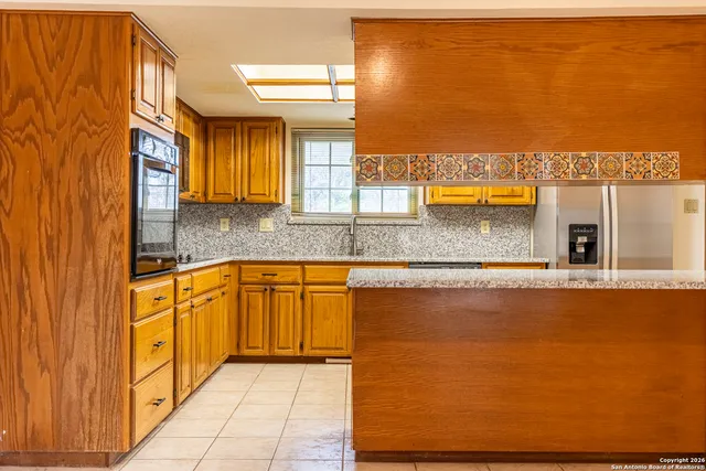 $2,100 | 19746 Encino Way, San Antonio, TX 78259