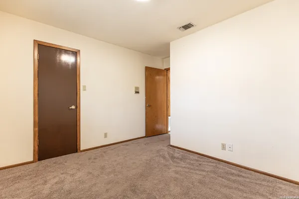 $2,100 | 19746 Encino Way, San Antonio, TX 78259